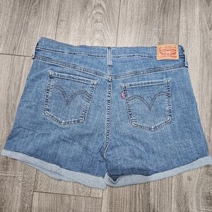 Levis Jeans Cuffed mid length shorts size 33